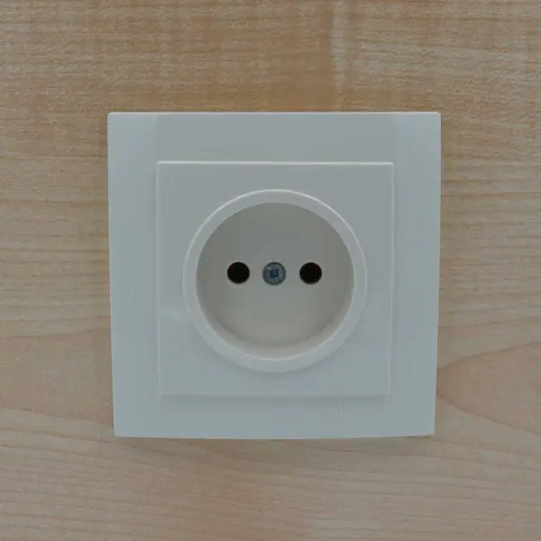 Розетка Nilson Touran кремова 1-я без заземления ( 24121015 ) - фото №3