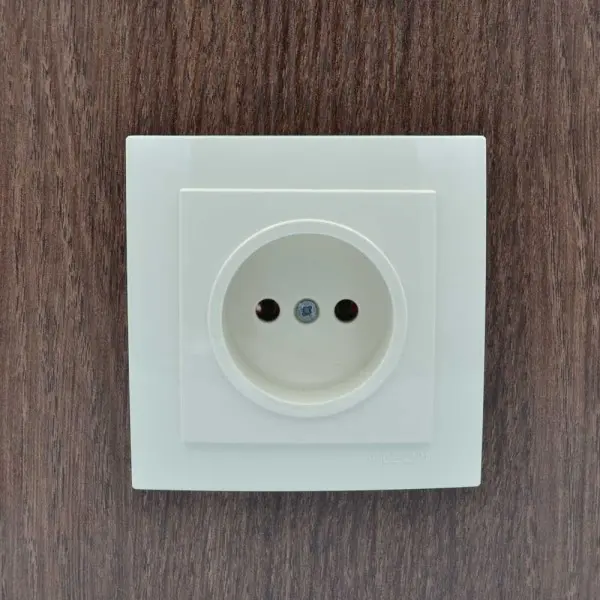 Розетка Nilson Touran кремова 1-я без заземления ( 24121015 ) - фото №4