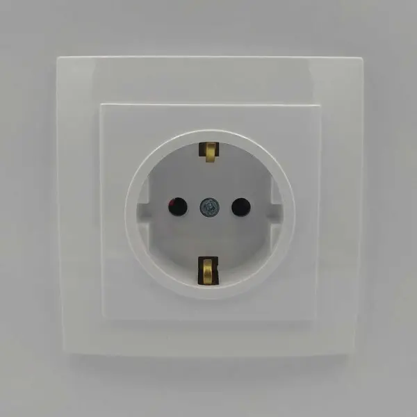 Розетка Nilson Touran біла 1-на з заземленням ( 24111017 ) - фото №1