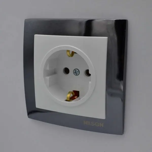 Розетка Nilson Touran біла 1-на з заземленням ( 24111017 ) - фото №5