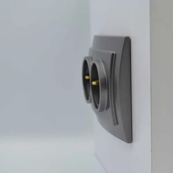 Розетка Nilson Touran антрацит 2-я с заземлением ( 24161025 ) - фото №2