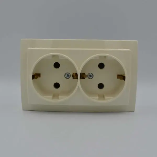 Розетка Nilson Themis кремова 2-на з заземленням ( 26121025 ) - фото №1