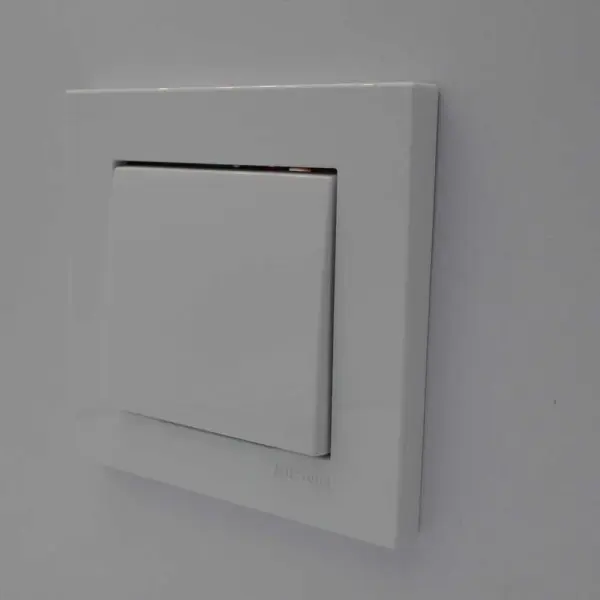 Вимикач Nilson Moda білий 1кл з підсвіткою ( 21112002 ) - фото №3