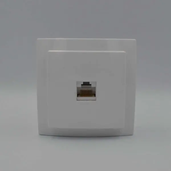Розетка Nilson Themis біла комп'ютерна CAT5e RJ45 ( 26111044 ) - фото №1