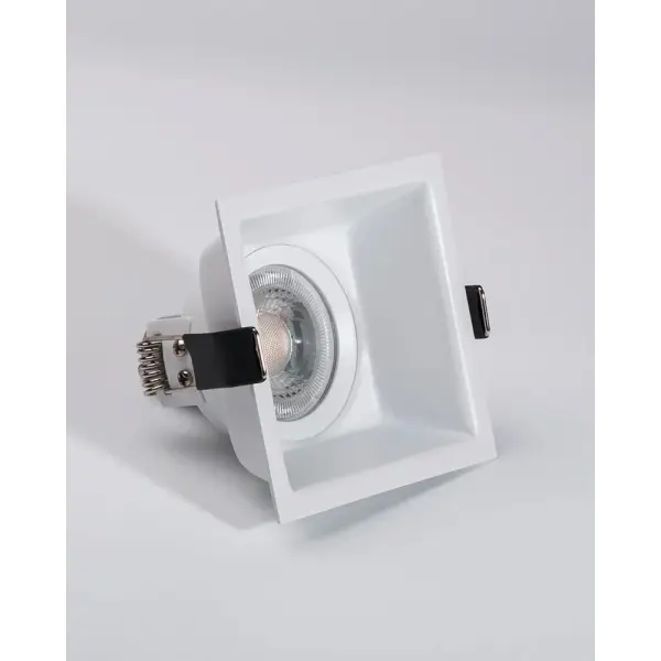 Точковий світильник MJ-Light MJ00270 GU5.3 MR16 IP20 білий - фото №1 Точковий світильник MJ-Light MJ00270 GU5.3 MR16 IP20 білий - фото №1