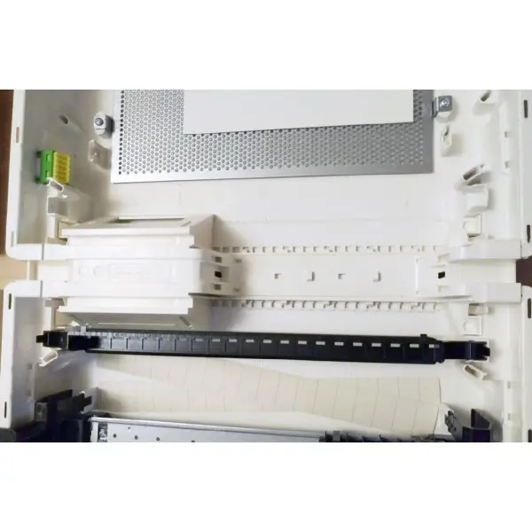 Адаптер для вертикального з'єднання щитів Hager VZ861N VFx18 - фото №2