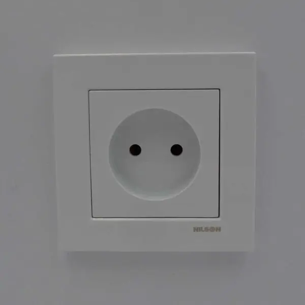 Розетка Nilson Moda біла 1-на без заземлення ( 21111015 ) - фото №1