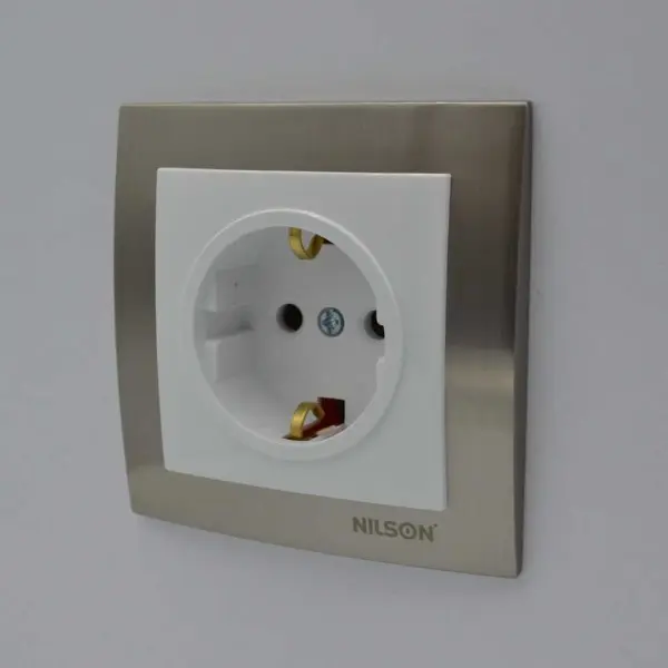 Розетка Nilson Touran біла 1-на з заземленням без рамки ( 24110417 ) - фото №2