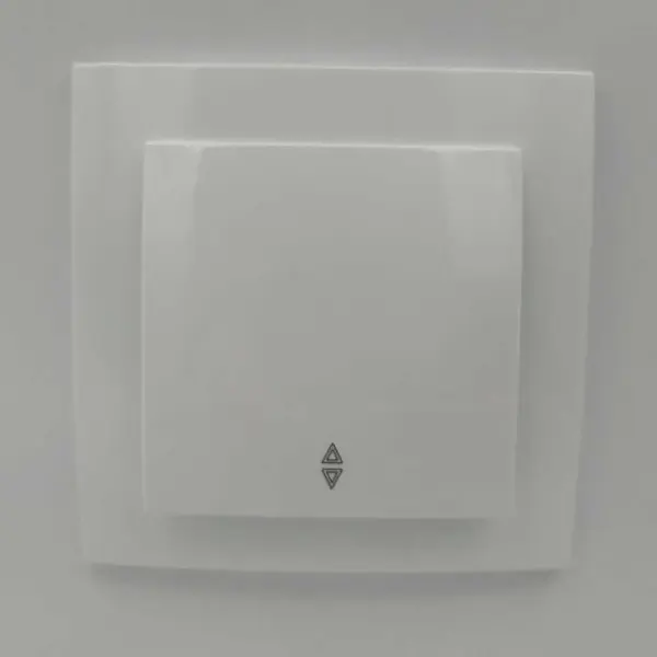 Вимикач Nilson Touran білий 1кл прохідний ( 24111007 ) - фото №1