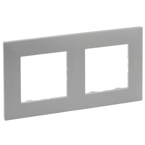 Рамка 2-постовая Legrand Niloe Step алюминий (863392) Рамка 2-постовая Legrand Niloe Step алюминий (863392)