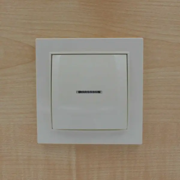 Выключатель Nilson Thor кремовый 1кл с подсветкой ( 27121002 ) - фото №3