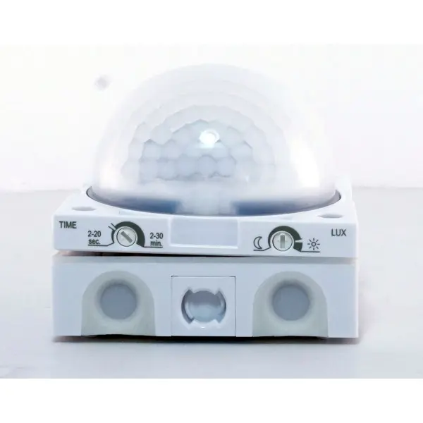 Датчик движения Theben the LUXA R180 WH - фото №7 Датчик движения Theben the LUXA R180 WH - фото №7