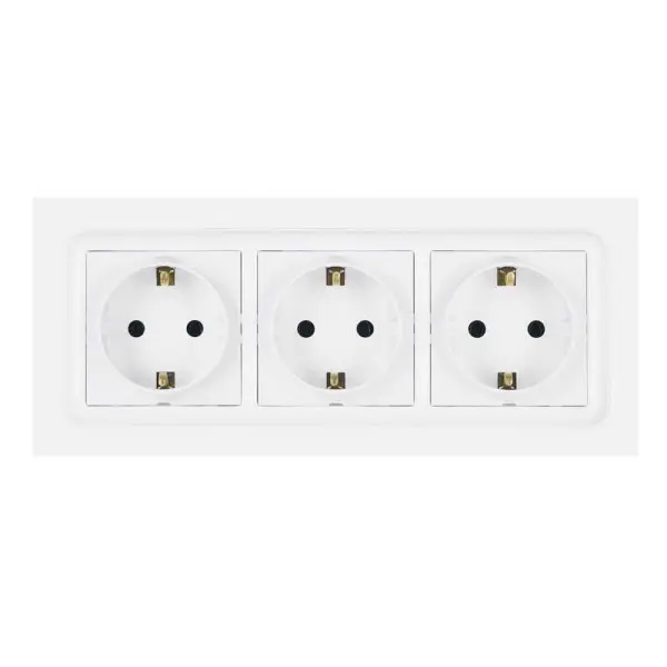 Розетка Nilson Unique біла 3-на з заземленням ( 28111060 )