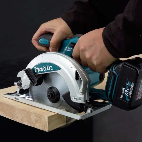 Аккумуляторная циркулярка Makita DHS680Z - фото №4