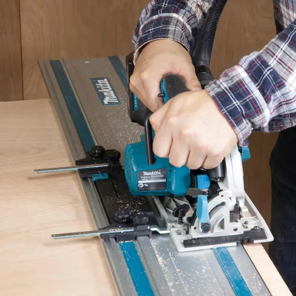 Аккумуляторная циркулярка Makita DHS680Z - фото №7
