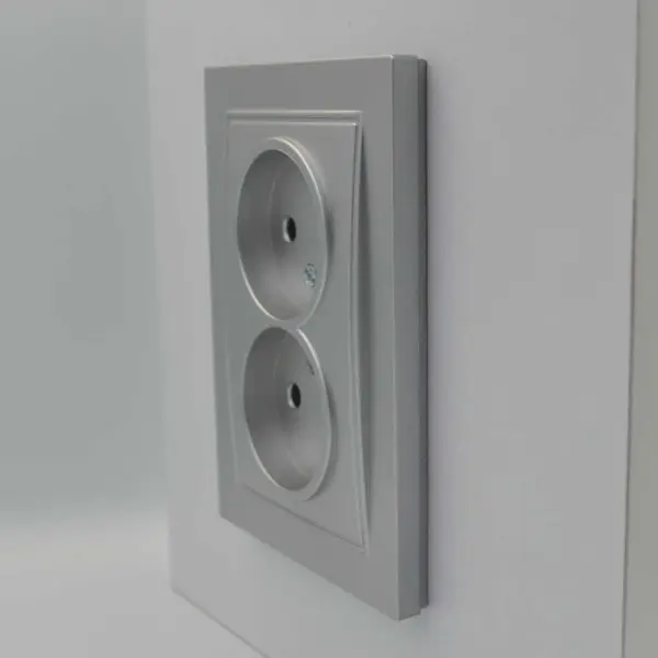 Розетка Nilson Thor серебро 2-я без заземления ( 27131024 ) - фото №2