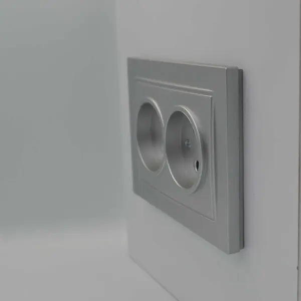 Розетка Nilson Thor серебро 2-я без заземления ( 27131024 ) - фото №4