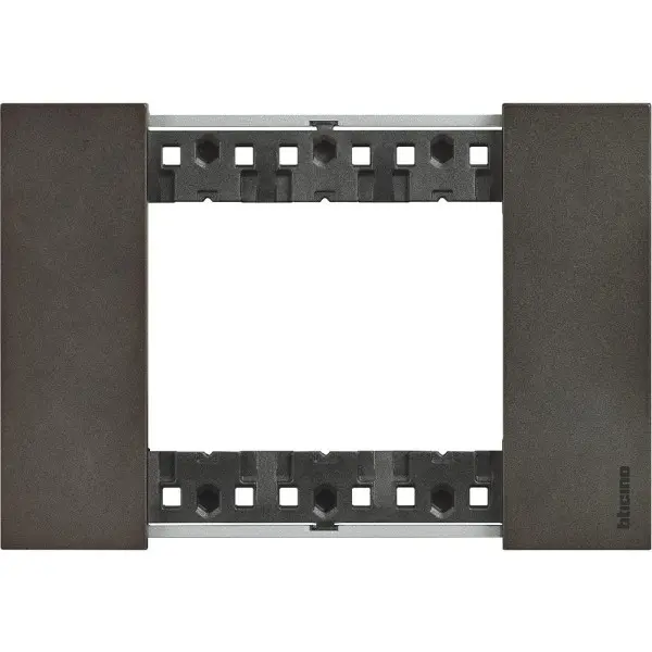 Рамка на 3 модулі Bticino Living Now KA4803NG (італійський стандарт) космоc