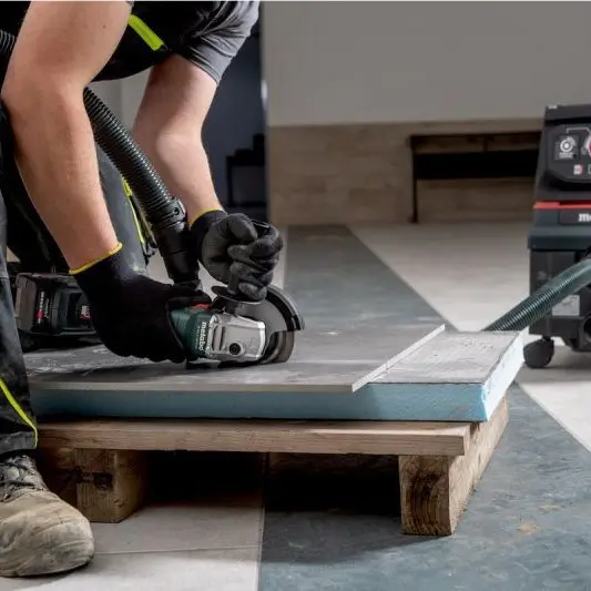 Аккумуляторная угловая шлифмашина Metabo W 18 L 9-125 (602247850) - фото №1