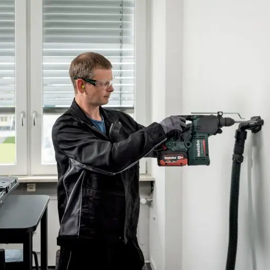 Аккумуляторный перфоратор бесщеточный Metabo 18 LTX BL 24 18В 2xLiHD 4,0Ач (601713800) - фото №2 Аккумуляторный перфоратор бесщеточный Metabo 18 LTX BL 24 18В 2xLiHD 4,0Ач (601713800) - фото №2