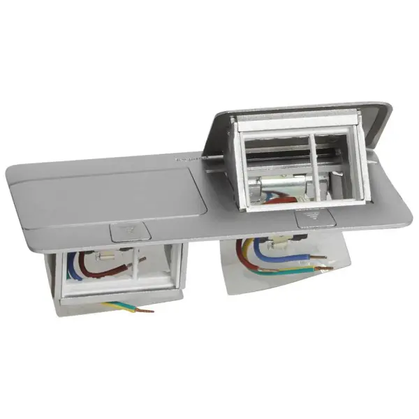 Лючок із висувним блоком Legrand 54012 6М (алюміній) - фото №1