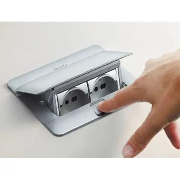 Лючок із висувним блоком Legrand 54012 6М (алюміній) - фото №2