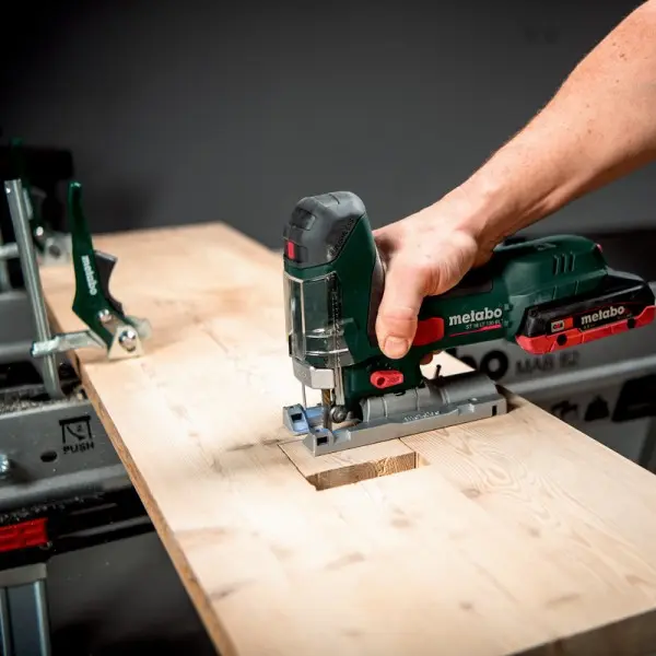 Акумуляторний лобзик Metabo ST 18 LT 130 BL (601054850) - фото №2 Акумуляторний лобзик Metabo ST 18 LT 130 BL (601054850) - фото №2