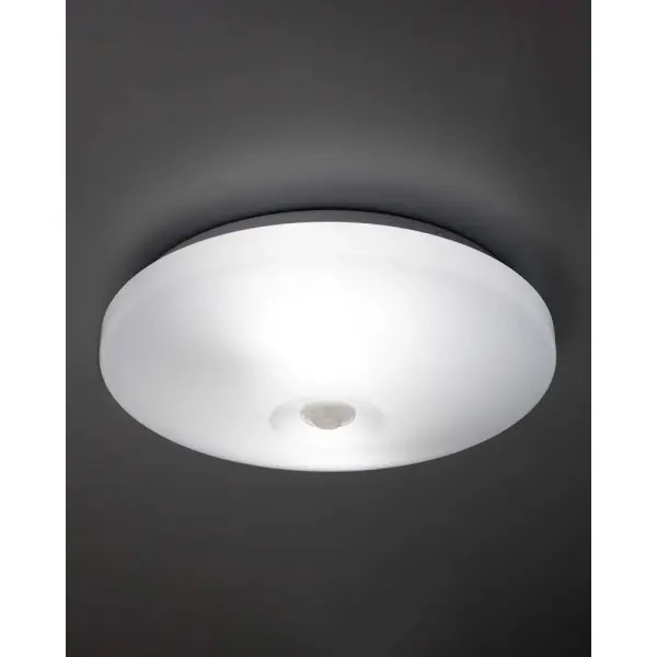 Потолочный светильник с датчиком движения Goldlux 341808 Bonifacy E27 2x20W IP20 белый - фото №1