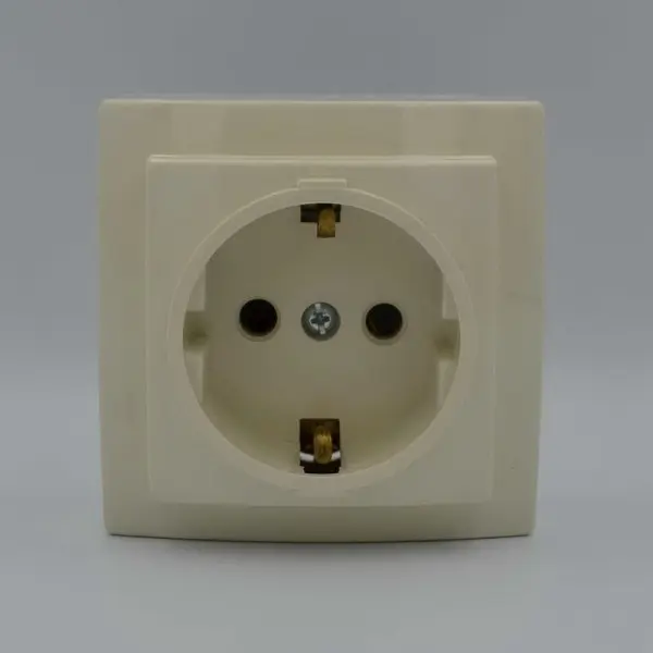 Розетка Nilson Themis кремова 1-на з заземленням ( 26121017 ) - фото №1