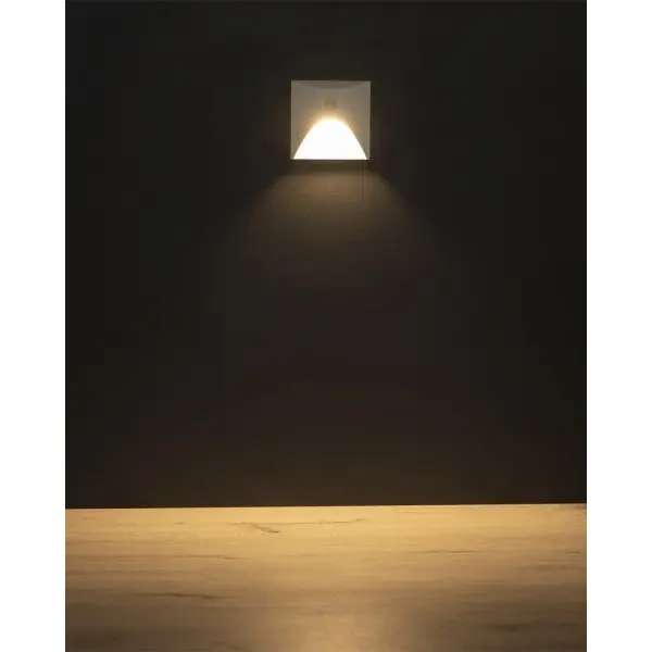 Светильник для подсветки лестницы/коридора Kanlux 39129 Exin LED 1x2.5W 3000K 50Lm IP65 белый - фото №1 Светильник для подсветки лестницы/коридора Kanlux 39129 Exin LED 1x2.5W 3000K 50Lm IP65 белый - фото №1
