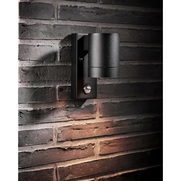 Уличный светильник с датчиком движения Nordlux 21509103 Tin GU10 1x35W IP54 черный - фото №1 Уличный светильник с датчиком движения Nordlux 21509103 Tin GU10 1x35W IP54 черный - фото №1