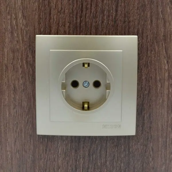 Розетка Nilson Touran золото 1-на з заземленням ( 24151017 ) - фото №3