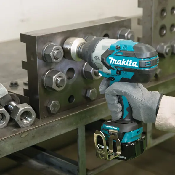 Гайковерт аккумуляторный Makita DTW1001Z 18В - фото №2 Гайковерт аккумуляторный Makita DTW1001Z 18В - фото №2