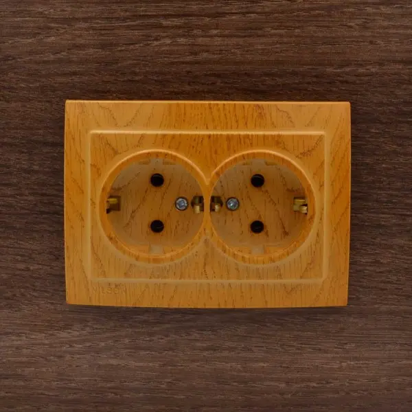 Розетка Nilson Touran дуб 2-на з заземленням ( 24251025 ) - фото №4