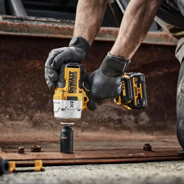 Ударний гайкокрут безщітковий DeWALT DCF961N XR Li-Ion 18В 1626Нм - фото №4 Ударний гайкокрут безщітковий DeWALT DCF961N XR Li-Ion 18В 1626Нм - фото №4