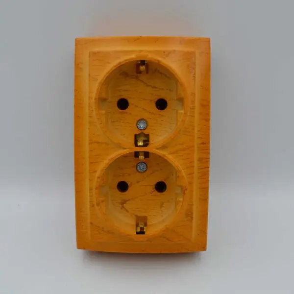 Розетка Nilson Themis дуб 2-на з заземленням ( 26251025 ) - фото №2