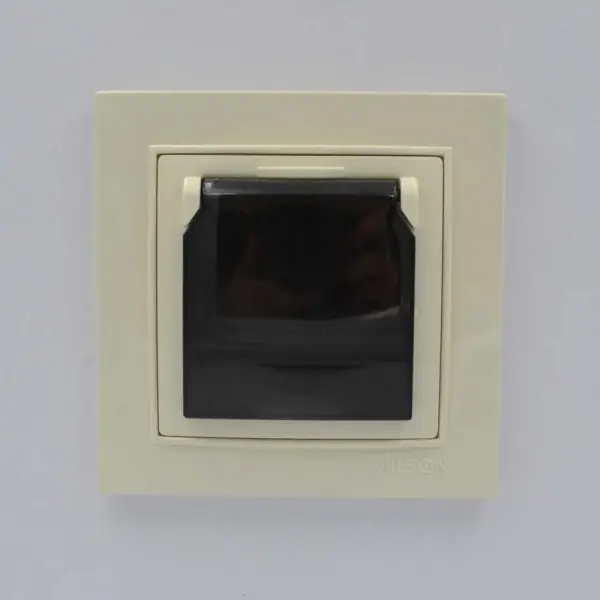 Розетка Nilson Thor кремовая 1-я с заземлением с крышкой ( 27121018 ) - фото №1