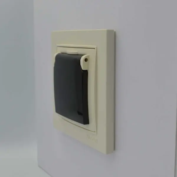 Розетка Nilson Thor кремовая 1-я с заземлением с крышкой ( 27121018 ) - фото №2