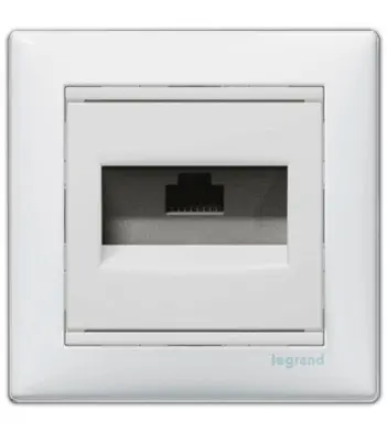 Механізм розетки комп'ютерної RJ-45 UTP Cat.5e Valena білий - фото №1 Механізм розетки комп'ютерної RJ-45 UTP Cat.5e Valena білий - фото №1