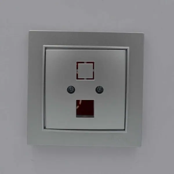 Розетка Nilson Thor серебро компьютерная без модуля ( 27131042 ) - фото №1