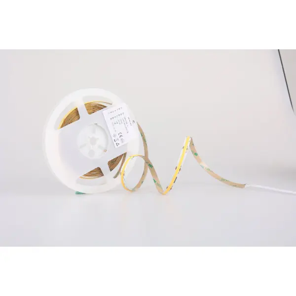 LED стрічка RISHANG COB-24V-IP20 6W 420Lm 2700K 5м (RM0501EC-A-SW) - фото №1 LED стрічка RISHANG COB-24V-IP20 6W 420Lm 2700K 5м (RM0501EC-A-SW) - фото №1