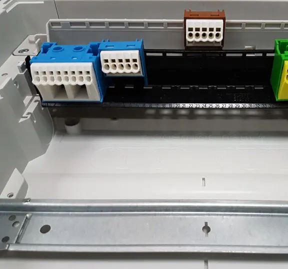 N-клема QiuckConnect Hager VZ455N для щитів Volta (у комплекті 10шт) - фото №10