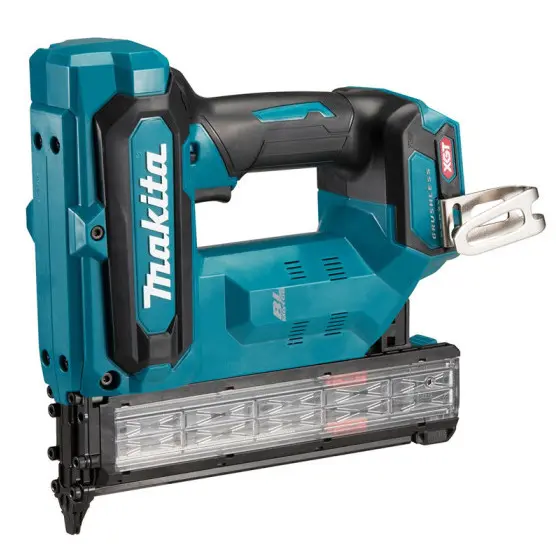 Аккумуляторный гвоздозабивной пистолет Makita FN001GZ XGT 40 В 40мм - фото №1 Аккумуляторный гвоздозабивной пистолет Makita FN001GZ XGT 40 В 40мм - фото №1