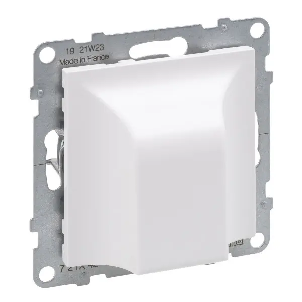 Вывод кабеля IP21 Legrand SUNO (белый) 721142 Вывод кабеля IP21 Legrand SUNO (белый) 721142