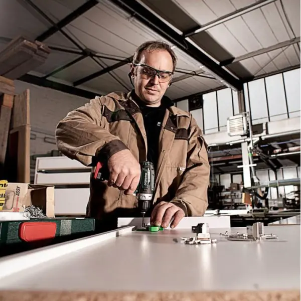 Аккумуляторная безударная дрель-шуруповерт Metabo PowerMaxx BS Basic 12В 2x2,0Ач 17/34Нм 0-360/0-1400об/мин в кейсе (600984500) - фото №4 Аккумуляторная безударная дрель-шуруповерт Metabo PowerMaxx BS Basic 12В 2x2,0Ач 17/34Нм 0-360/0-1400об/мин в кейсе (600984500) - фото №4