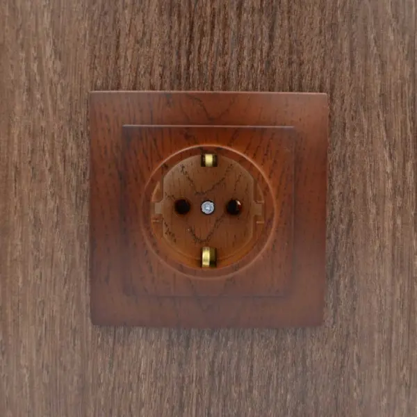 Розетка Nilson Touran горіх 1-на з заземленням ( 24271017 ) - фото №5