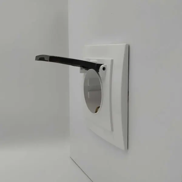 Розетка Nilson Touran біла 1-на з заземленням з кришкою ( 24111018 ) - фото №3