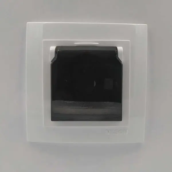 Розетка Nilson Touran біла 1-на з заземленням з кришкою ( 24111018 ) - фото №4