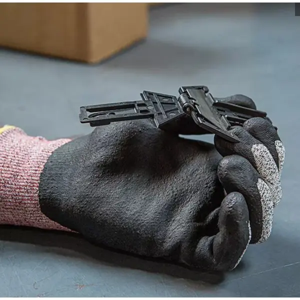Змінний картридж Stanley FMHT10376-1_1 з двома безпечними лезами для ножа FMHT10361-0 (1шт) - фото №2 Змінний картридж Stanley FMHT10376-1_1 з двома безпечними лезами для ножа FMHT10361-0 (1шт) - фото №2