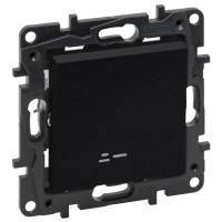 Одноклавишный проходной выключатель Legrand Niloe Step 10А с подсветкой черный зажимной механизм (863516)